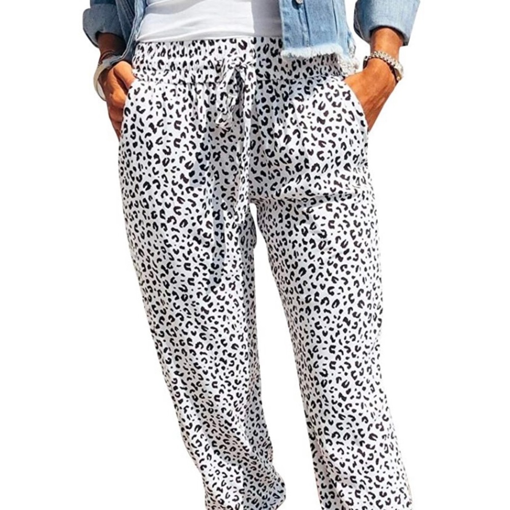 Women’s Joggers NWOT
